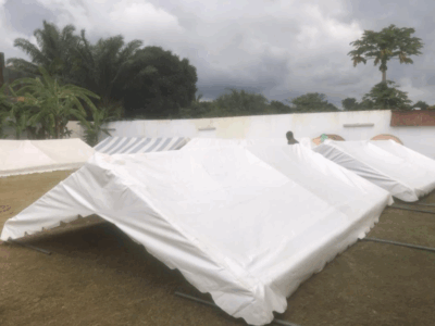 Tentes simples de cérémonies