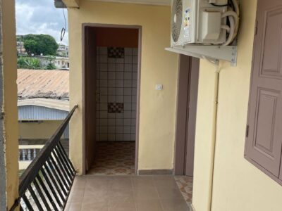 Chambre américaine (Nzeng-Ayong)