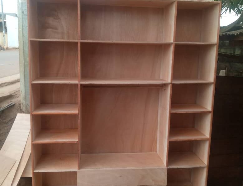 Services de menuisier et meubles